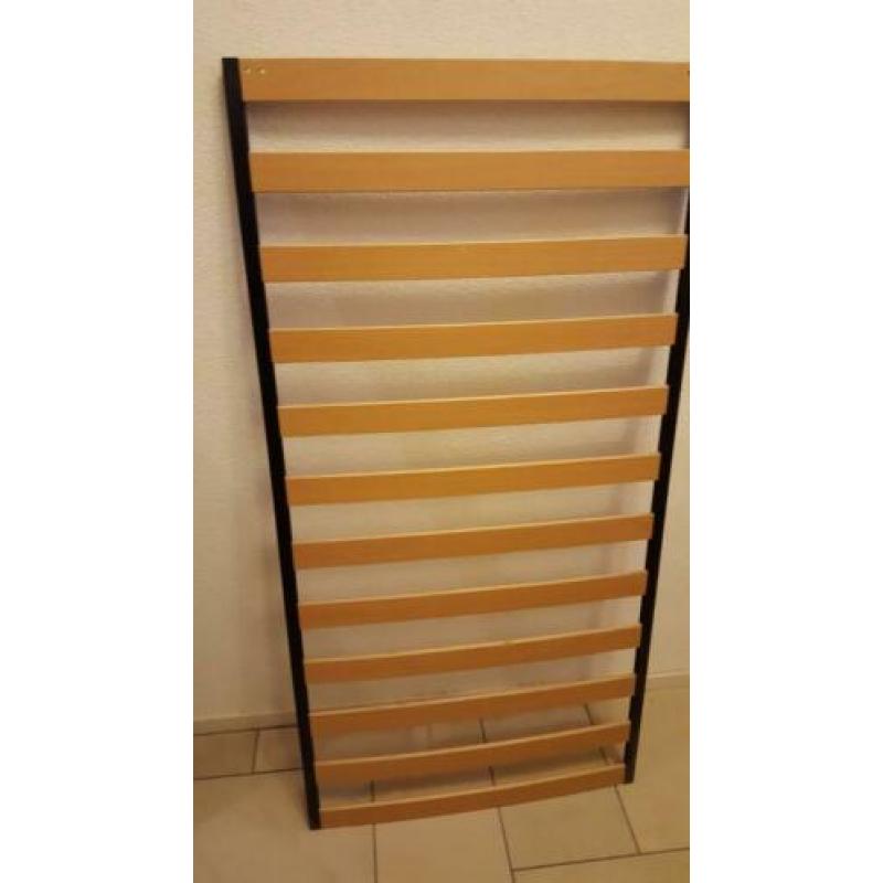 Ledikantje incl lattenbodem, matras en moltons