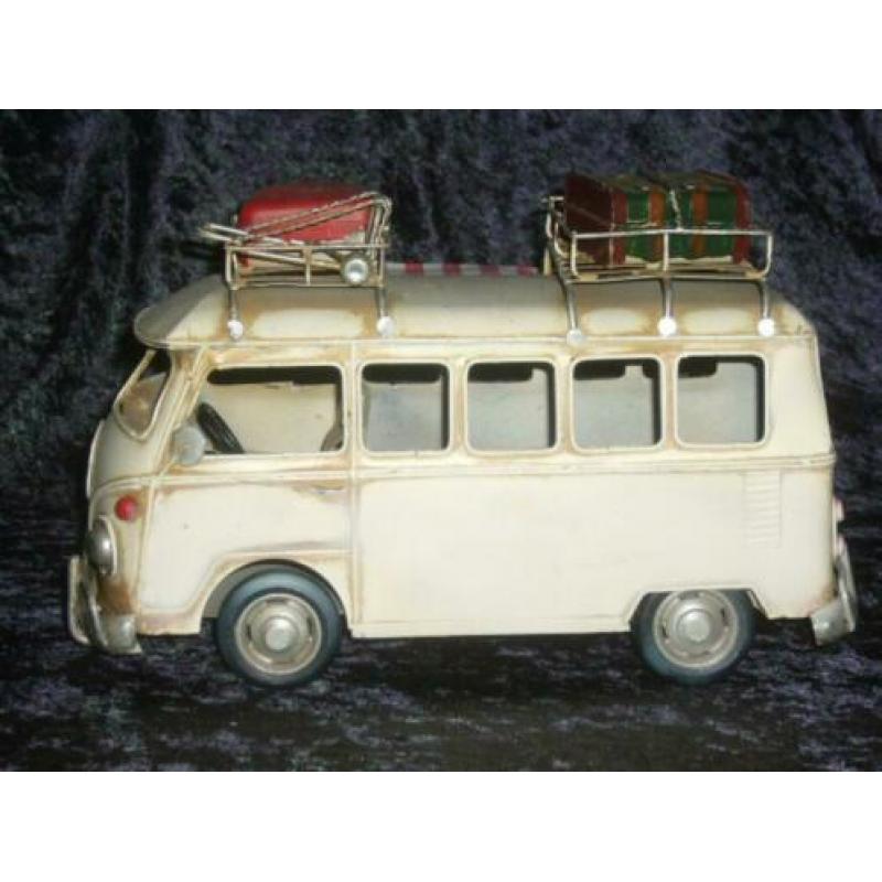 Volkswagen 13 Window Camper (Metal Schaalmodel)