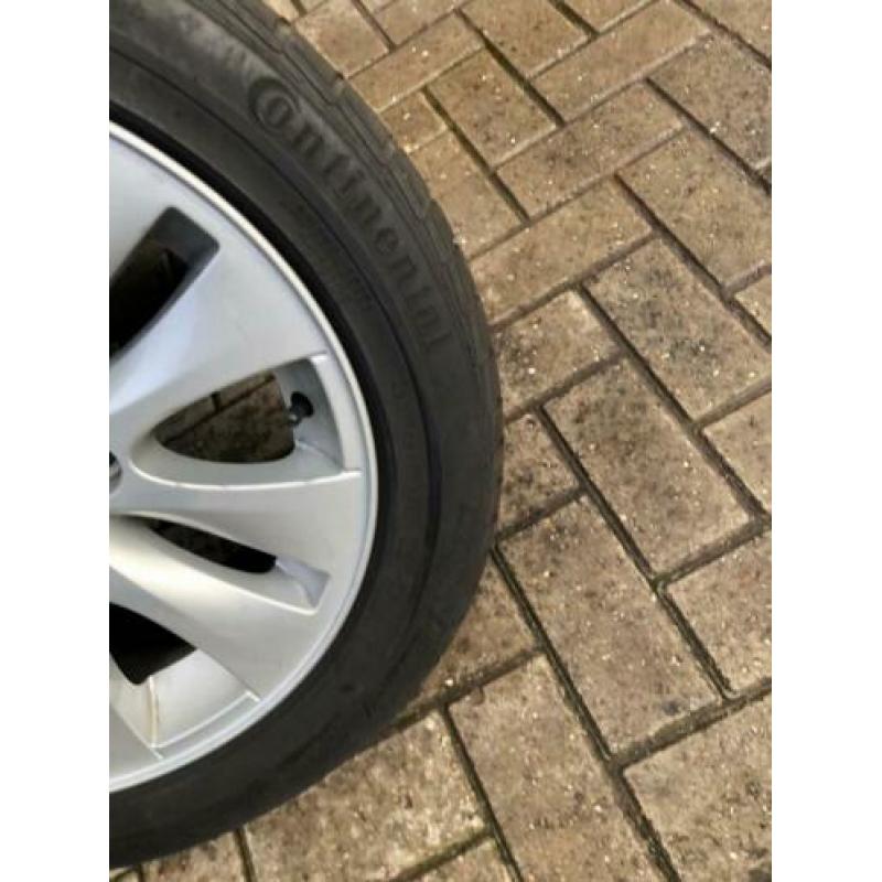 16 inch originele winterset BMW 1 serie style 229 Nieuwstaat