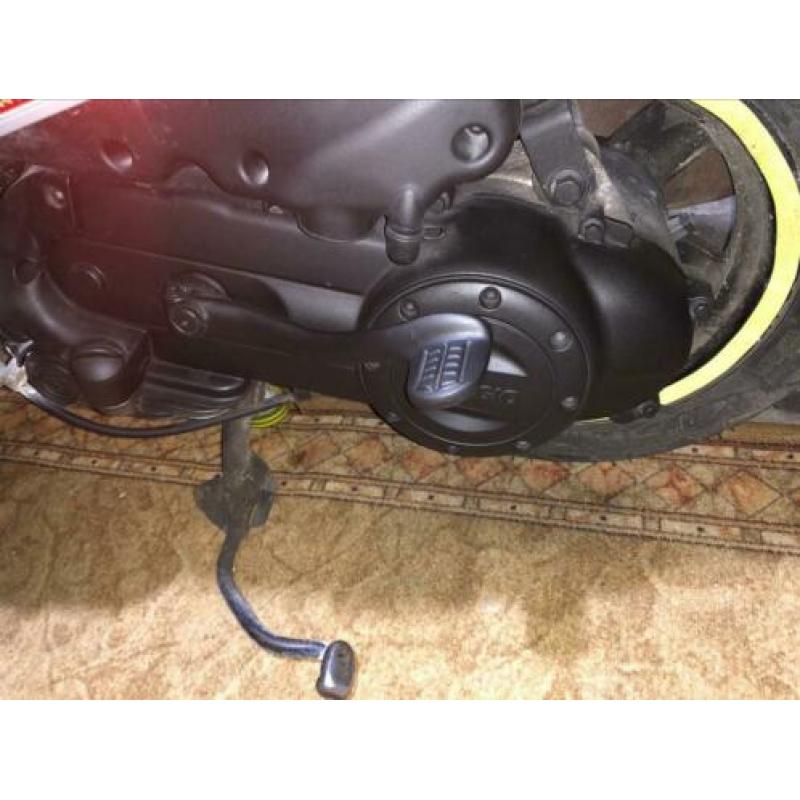 Dark Nardogrey/Blue Vespa S 4 takt snor te koop!