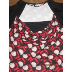 Taifun zwart met rood jurkje maat S