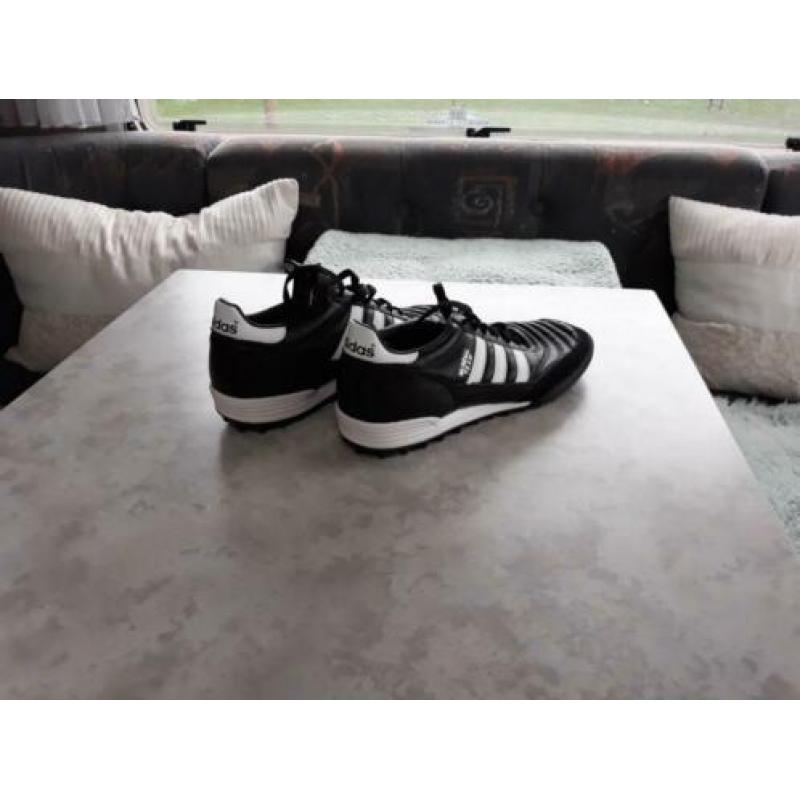 Adidas Mundial voetbalschoenen mt.44 Als nieuw!