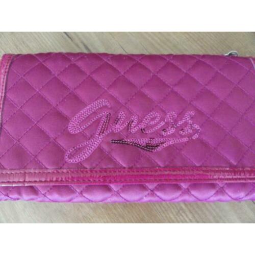 Gratis : Hele mooie GUESS clutch cq schoudertas//zgan
