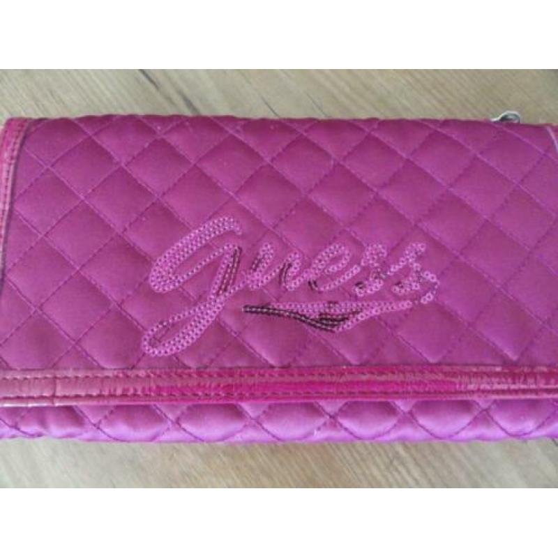 Gratis : Hele mooie GUESS clutch cq schoudertas//zgan