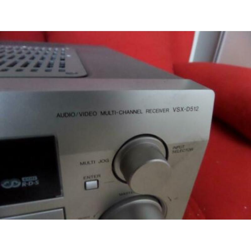 Pioneer VSX-D512 receiver