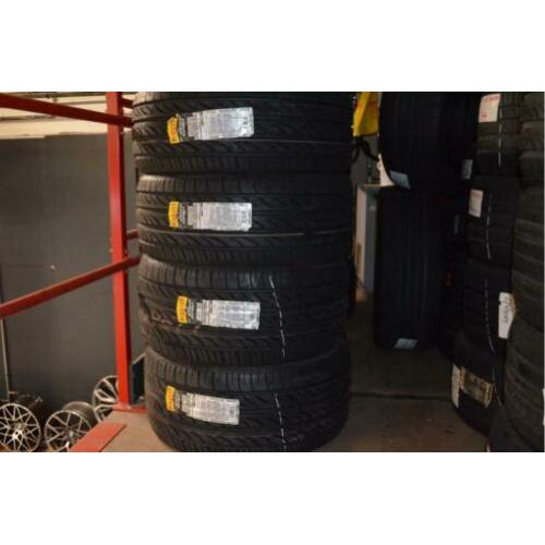 255/30R22 + 295/25R22 Nieuwe Pirelli P Zero Nero zomerbanden
