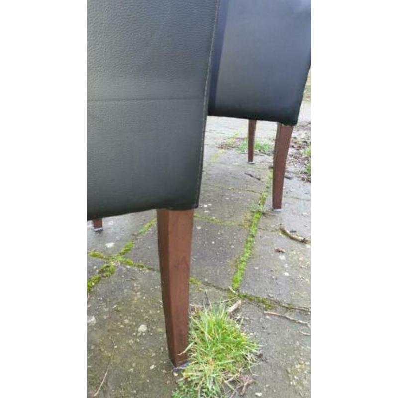 2 zwarte eetkamer stoelen