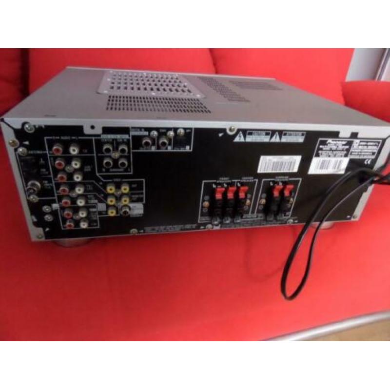 Pioneer VSX-D512 receiver