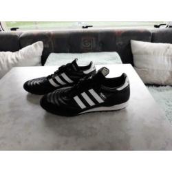 Adidas Mundial voetbalschoenen mt.44 Als nieuw!