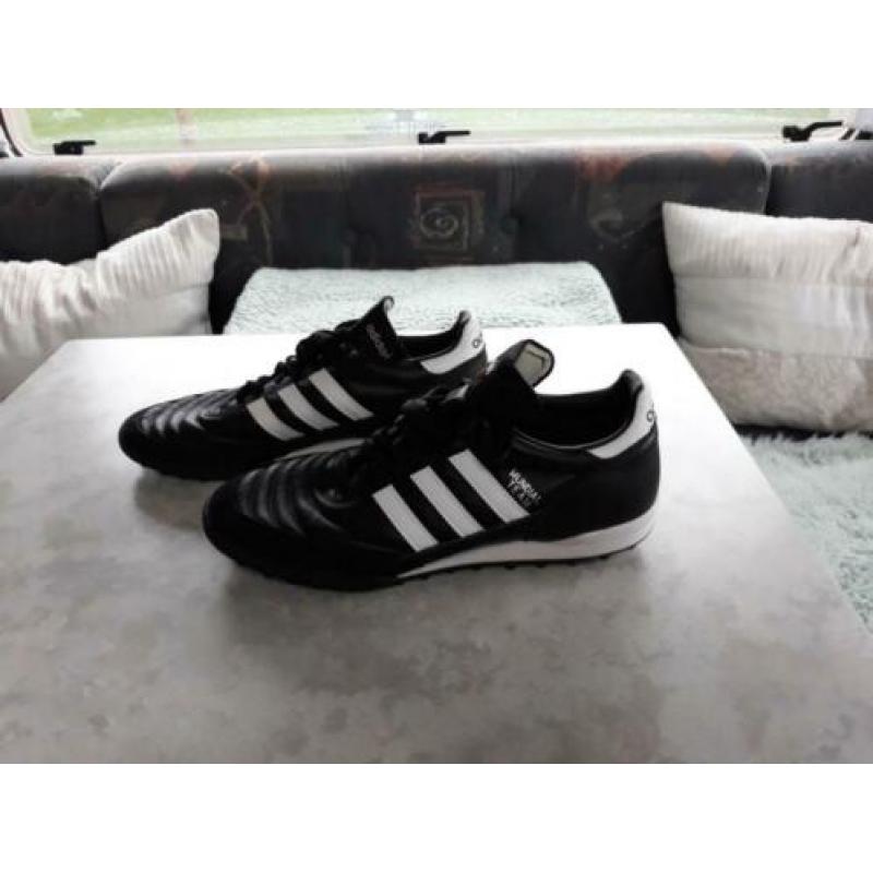 Adidas Mundial voetbalschoenen mt.44 Als nieuw!