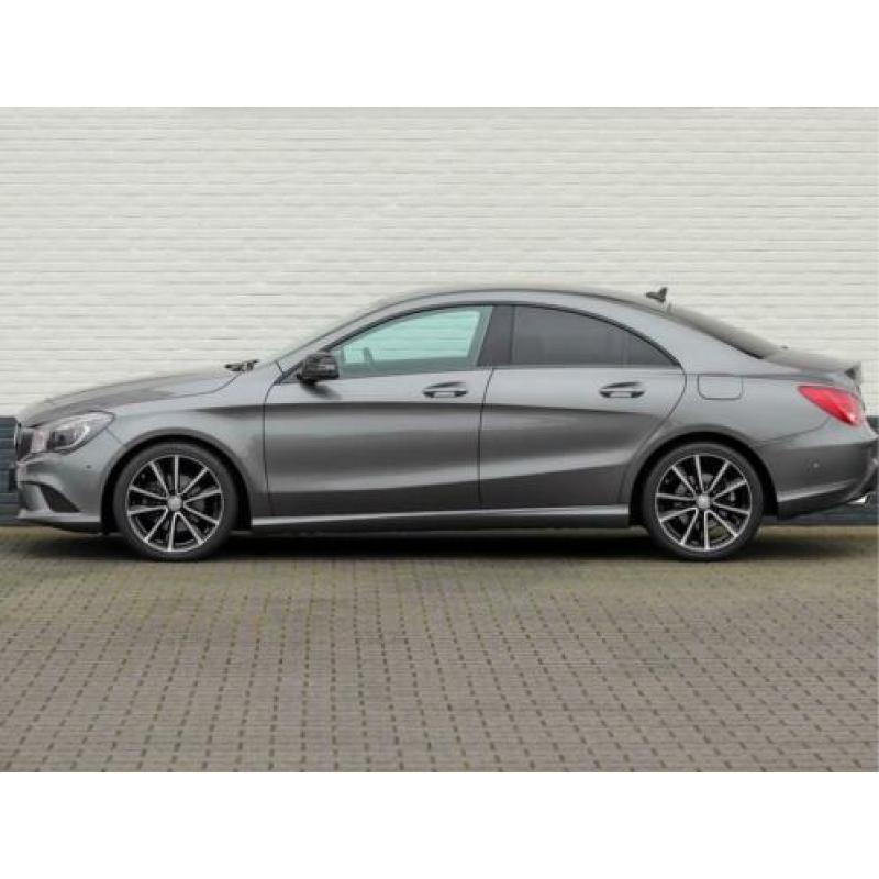 Mercedes-Benz CLA-Klasse 180 Urban Night Navi Camera Climate