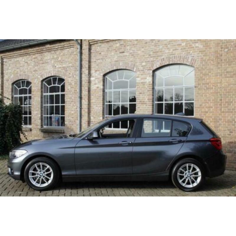 BMW 1 Serie 118i. Navigatie. Leder. Cruise. ECC € 17.950,00