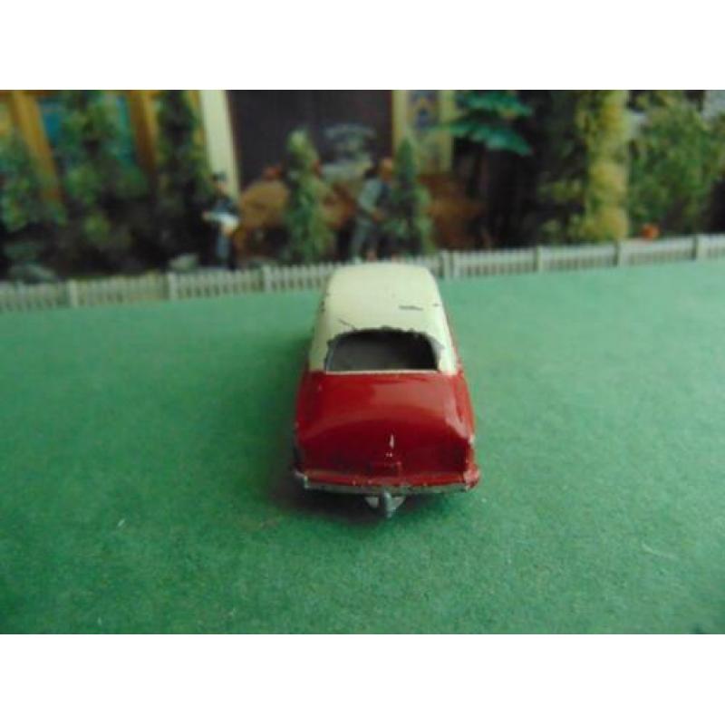 Matchbox series moko lesney no 22 vauxhall cresta