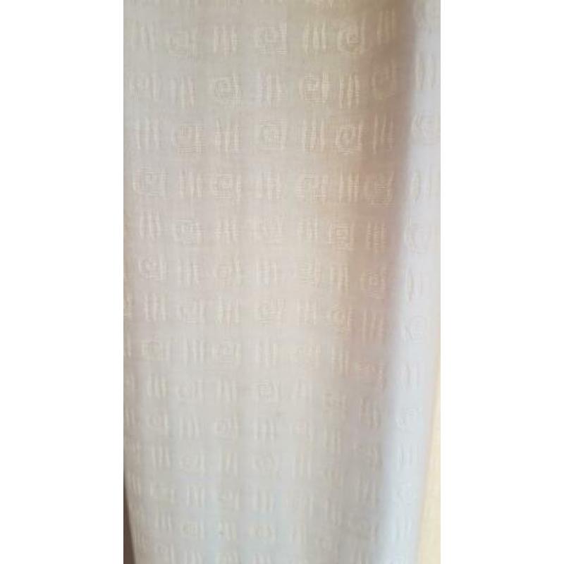 Overgordijnen kamerhoog (257cm) crème kleurig. 2x305cm breed
