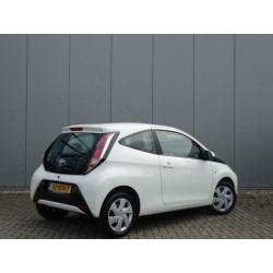 Toyota Aygo 1.0 VVT-i X-Nav 3-deurs | Airco | Navigatie | Pa