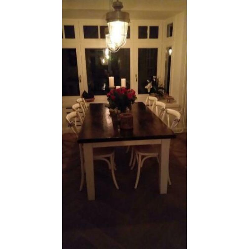 Mooie, sfeervolle, eethoek, incl. 6 stoelen