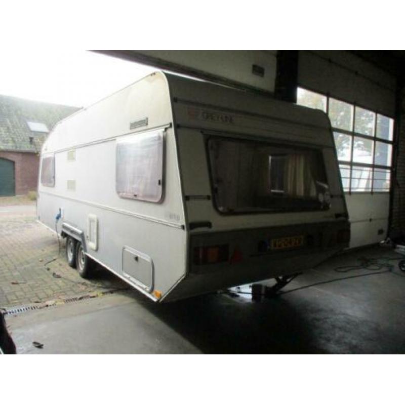 grote zeldzame kip 600 met voortent en uitbouw