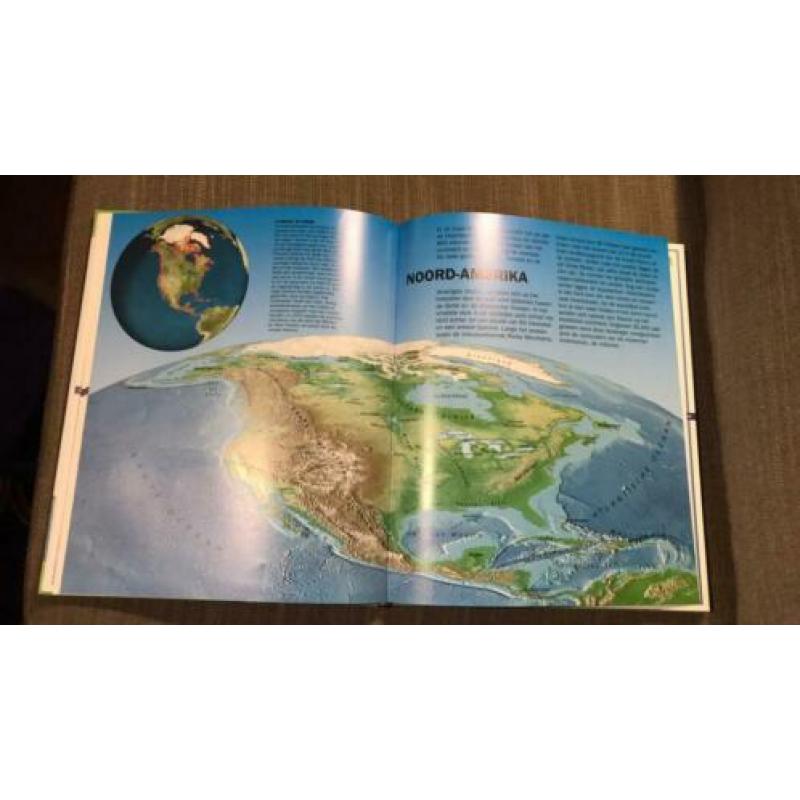 Jeugdatlas van de Wereld - beeldatlas met veel illustraties!