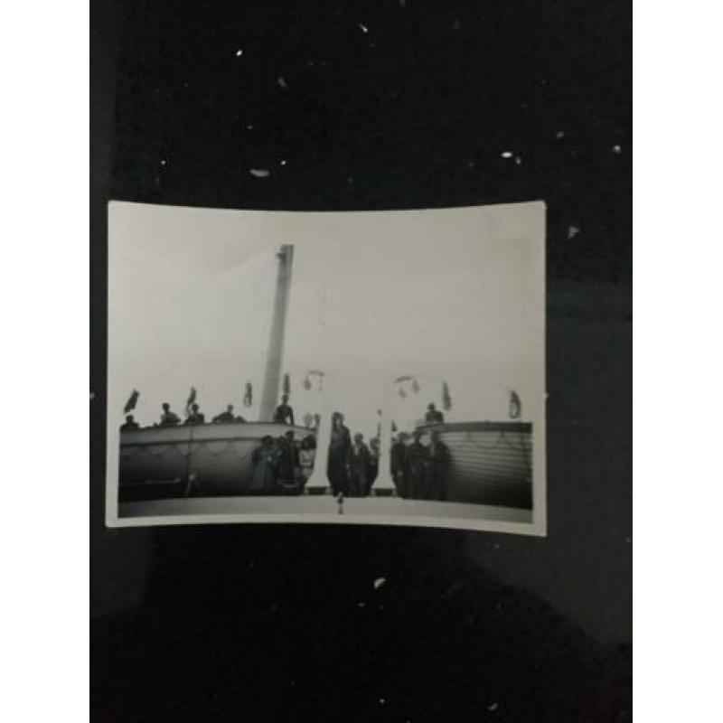 oude foto Boot naar en in Indonesie