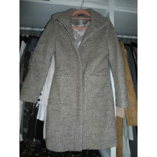 Grijze boucle jas - H&M mt. 36