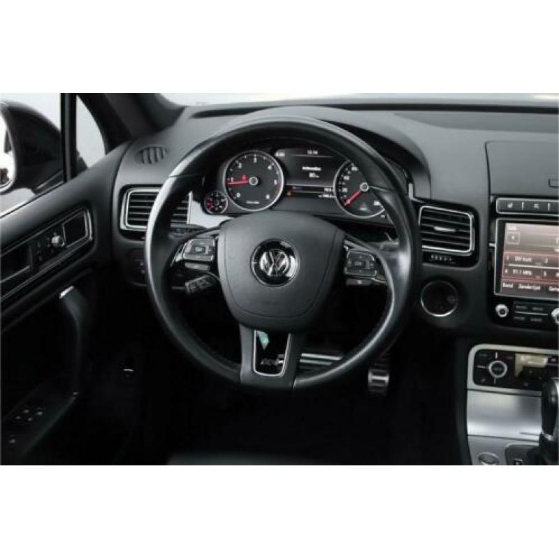 Volkswagen Touareg 3.0 TDI Highline (Grijs Kenteken) R-line