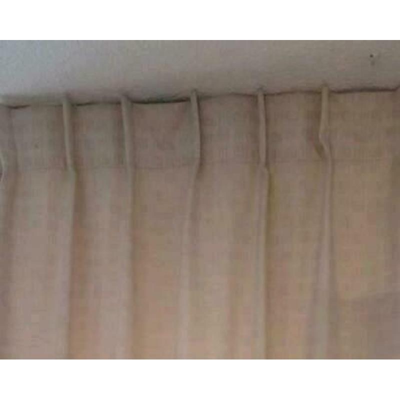 Overgordijnen kamerhoog (257cm) crème kleurig. 2x305cm breed