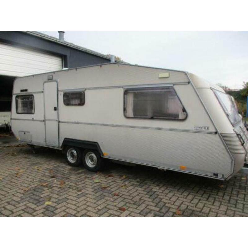 grote zeldzame kip 600 met voortent en uitbouw