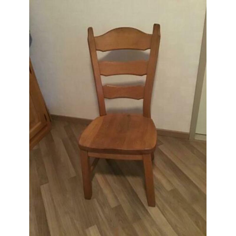Houten stoelen
