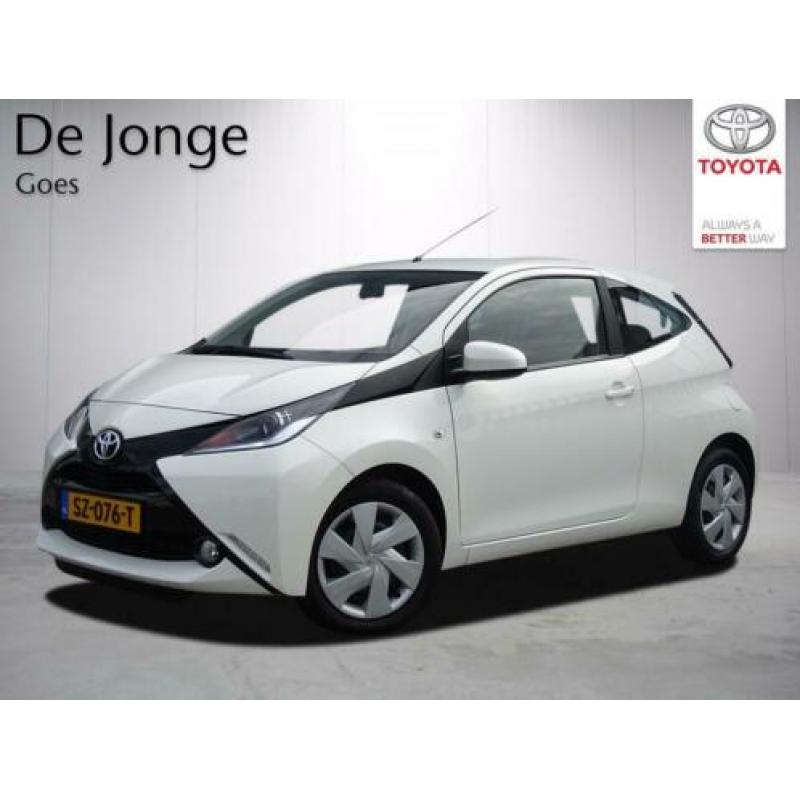 Toyota Aygo 1.0 VVT-i X-Nav 3-deurs | Airco | Navigatie | Pa