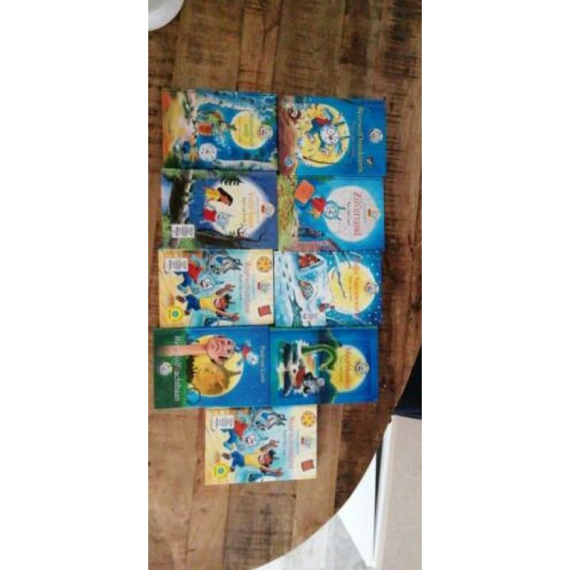 9 Dolfje Weerwolfje boeken van Paul van Loon