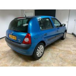 Renault Clio 1.2-16V Privilège Comfort ZONDAG ' s open van 1