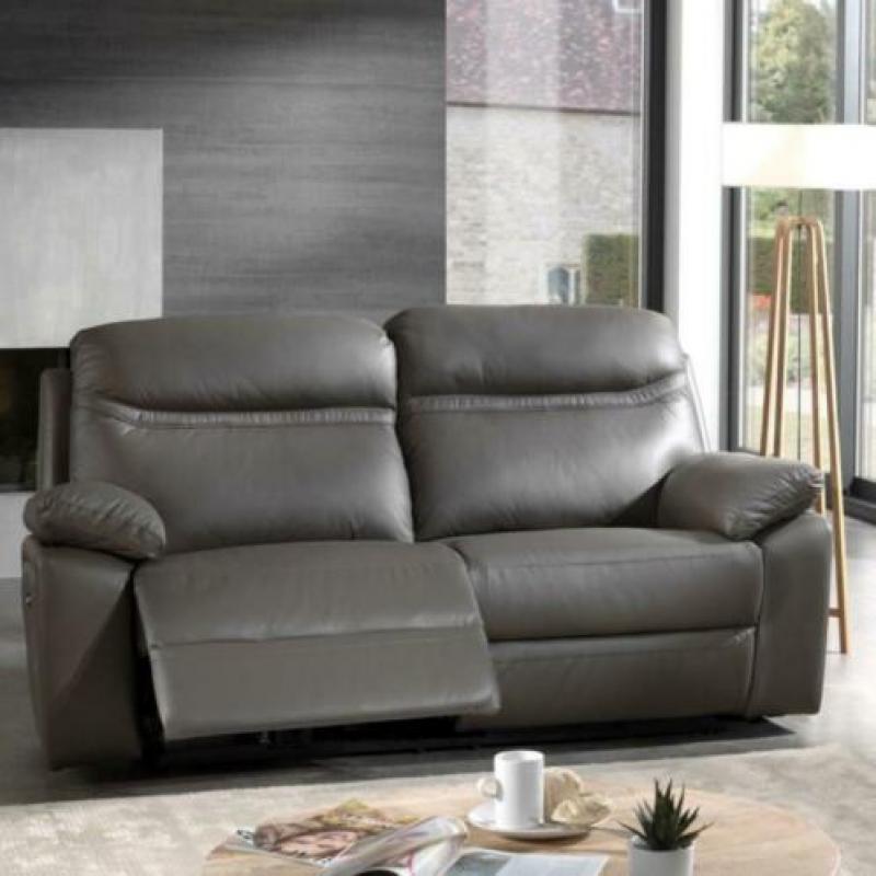 Nieuwe salon 3ERER+2 zit vast in 100% leder 1470 euro.