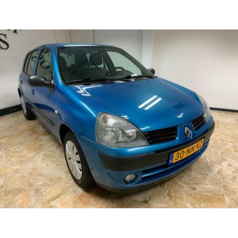 Renault Clio 1.2-16V Privilège Comfort ZONDAG ' s open van 1