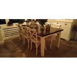 Mooie, sfeervolle, eethoek, incl. 6 stoelen