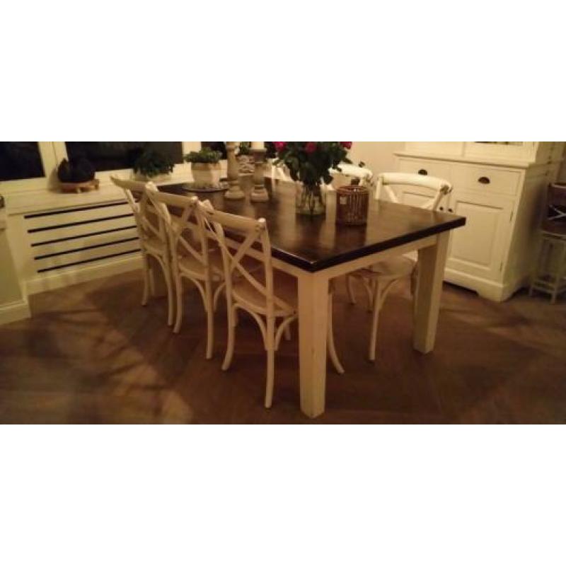 Mooie, sfeervolle, eethoek, incl. 6 stoelen