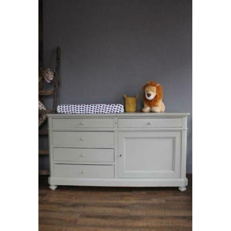Babykamer / Junglekamer / vintage / massief hout / groen