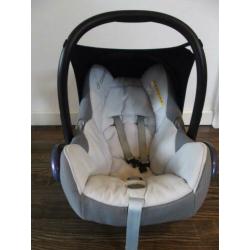 Maxi Cosi Universal 0-13 kg met verkleiner/warme voetenzak