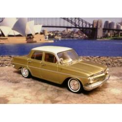 (11) Set van 2 modellen Holden EJ Sedan 40th Anniversary Tra