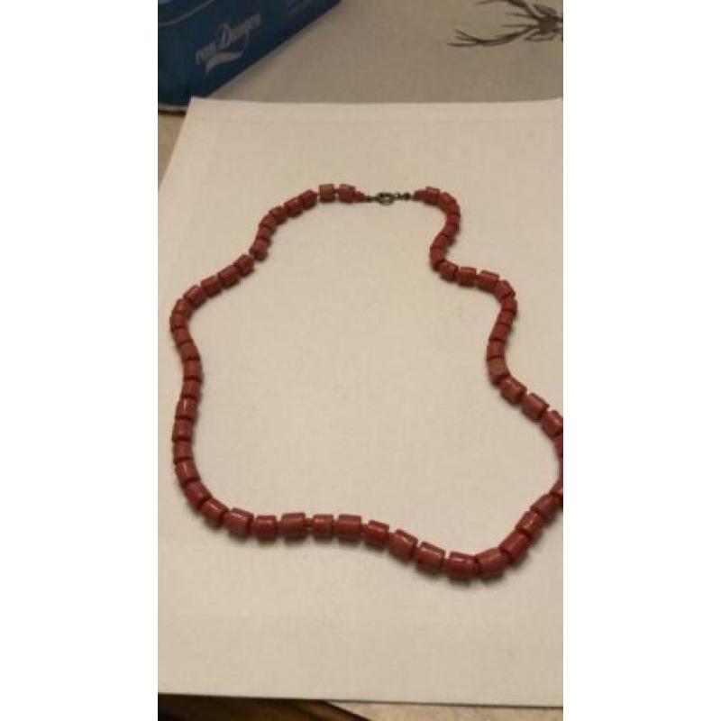 Bloedkoraal ketting 62 cm lang