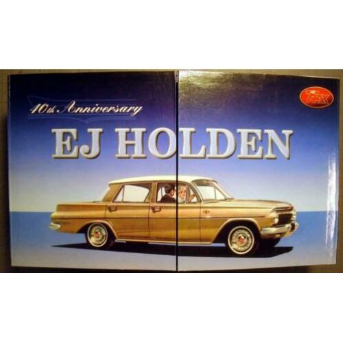 (11) Set van 2 modellen Holden EJ Sedan 40th Anniversary Tra