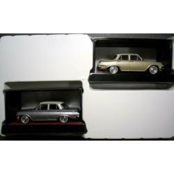 (11) Set van 2 modellen Holden EJ Sedan 40th Anniversary Tra