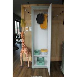 Babykamer / Junglekamer / vintage / massief hout / groen