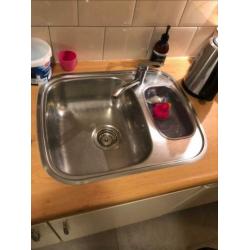 Complete keuken met Bosch apparatuur. Mei ophalen.