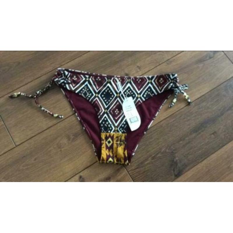 Nieuw met kaartjes, Mt M. Bikini broekje !
