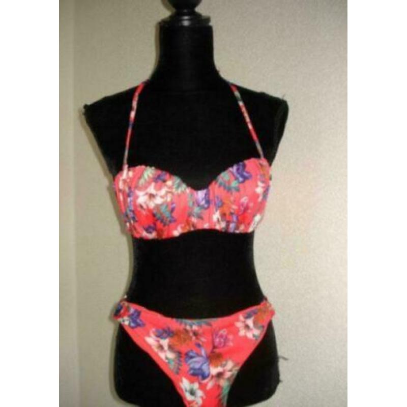Bikini maat 38 Bh 75 C