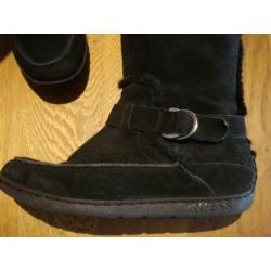 Nog hele mooie warme suede laarzen GUESS maat 39