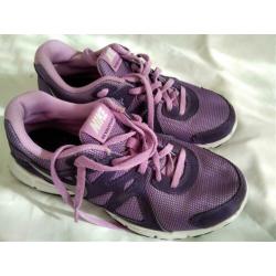 NIKE sneakers 37,5