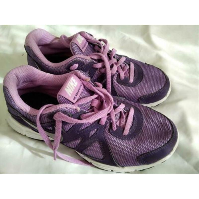 NIKE sneakers 37,5