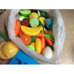 plastic fruit en bestek