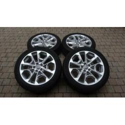 Audi Q2 S-Line 2016 /heden- Nieuwe 18 inch velgen en banden